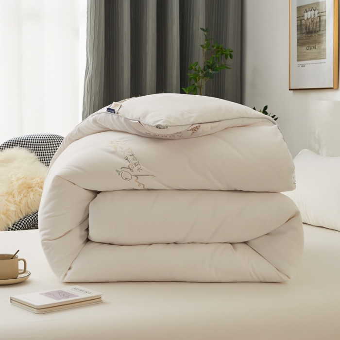 91家纺网 家纺一手货源 找家纺 （总）慕尚 2022新款磨毛镶钻大豆冬被暖色调