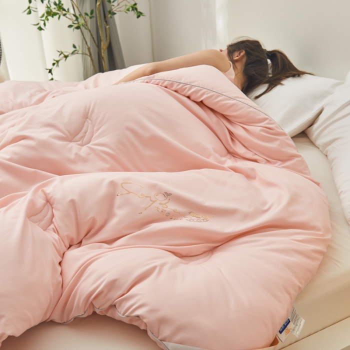 91家纺网 家纺一手货源 找家纺 慕尚 2022新款磨毛镶钻大豆冬被暖色调 大豆粉