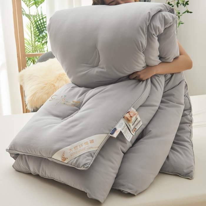 91家纺网 家纺一手货源 找家纺 慕尚 2022新款磨毛镶钻大豆冬被暖色调 大豆灰