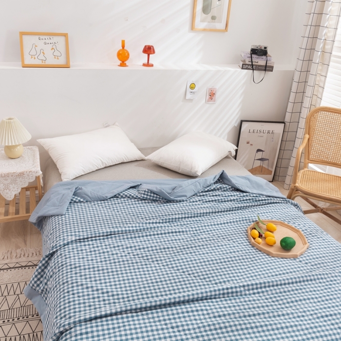 91家纺网 家纺一手货源 找家纺 简色坊2023新款简约风夏凉被 蓝小格