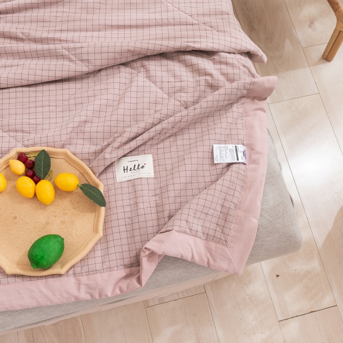 91家纺网 家纺一手货源 找家纺 简色坊2023新款简约风夏凉被 新粉格