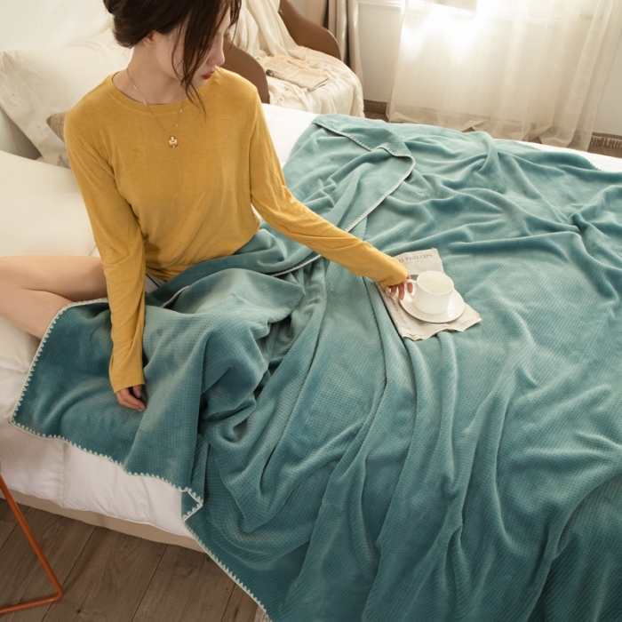 91家纺网 家纺一手货源 找家纺 羋多家纺 2023新款双层牛奶绒华夫格复合毯宾利兰