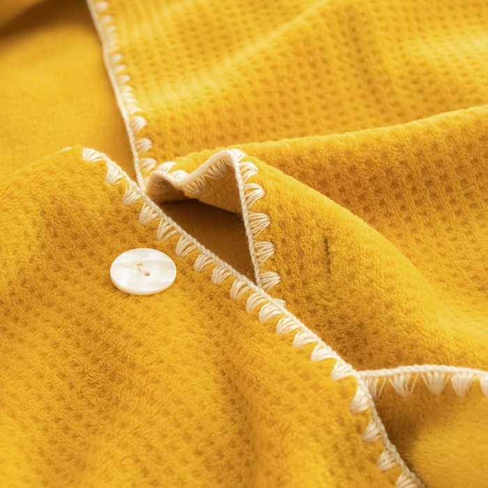 91家纺网 家纺一手货源 找家纺 羋多家纺 2023新款双层牛奶绒华夫格复合毯明媚黄