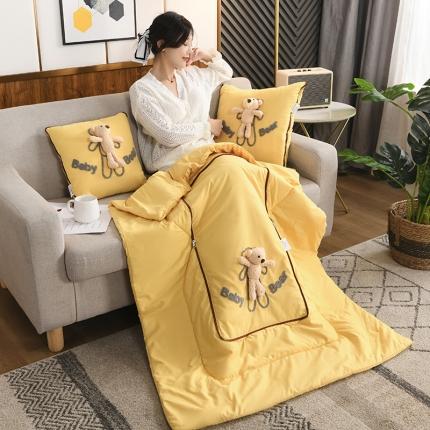 91家纺网 家纺一手货源 找家纺 雷娜 经典四季款立体小熊抱枕被小熊黄