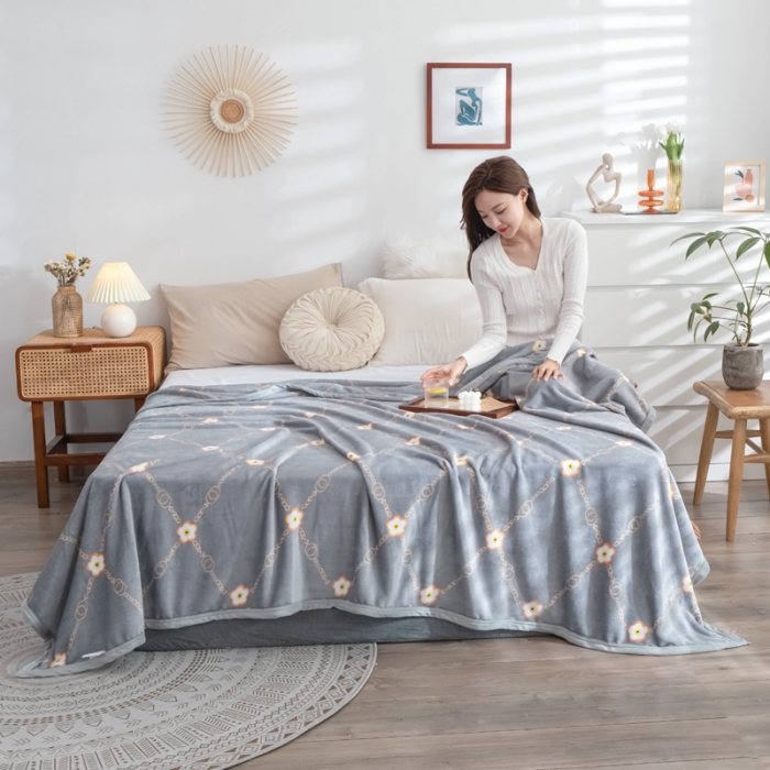 91家纺网 家纺一手货源 找家纺 羋多 2023新款冰貂绒法莱绒毛毯欧风尚