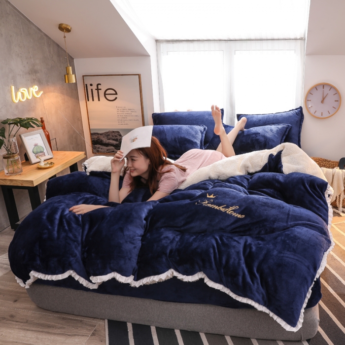 91家纺网 家纺一手货源 找家纺 简爱家纺 2025新款法莱绒羊羔绒四件套 回忆-藏青