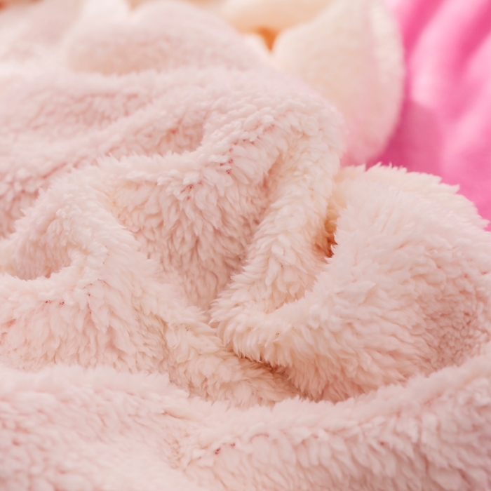 91家纺网 家纺一手货源 找家纺 简爱家纺 2025新款法莱绒羊羔绒四件套 回忆-粉红