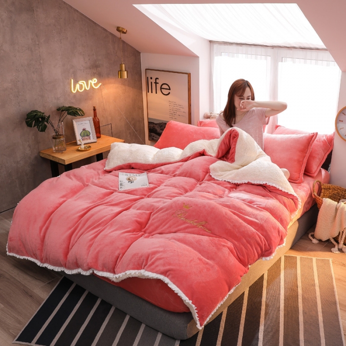 91家纺网 家纺一手货源 找家纺 简爱家纺 2025新款法莱绒羊羔绒四件套 回忆-夕阳红