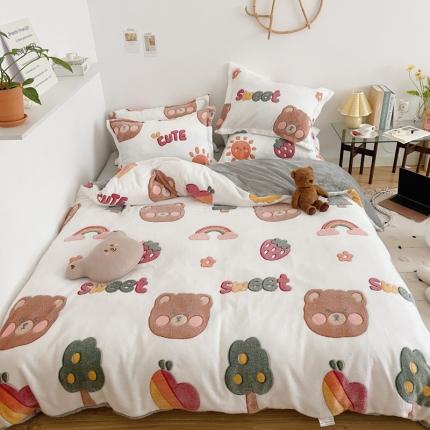 91家纺网 家纺一手货源 找家纺 兄弟坊   2021新款保暖雪花绒印花四件套 森林小熊