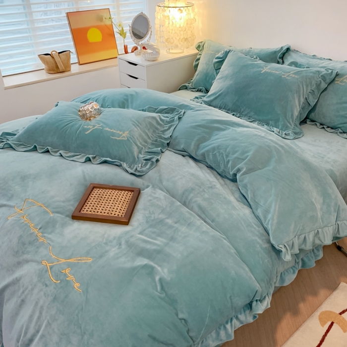 91家纺网 家纺一手货源 找家纺 上尚居 2021新款加厚韩版水晶绒宝宝绒四件套 艾丽丝豆绿