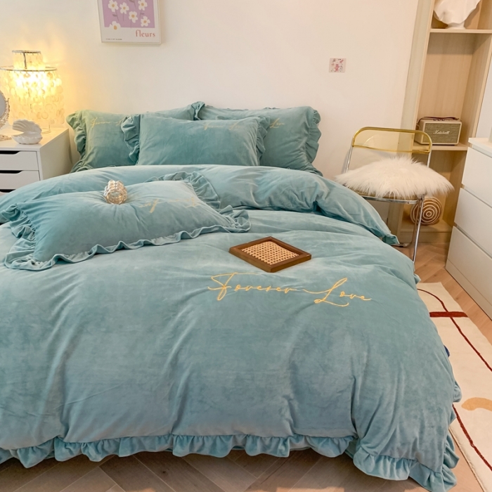 91家纺网 家纺一手货源 找家纺 上尚居 2021新款加厚韩版水晶绒宝宝绒四件套 艾丽丝豆绿