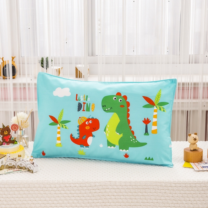 91家纺网 家纺一手货源 找家纺 吉咪兔家纺 2022新款13372纯棉卡通定位枕套恐龙兄弟蓝