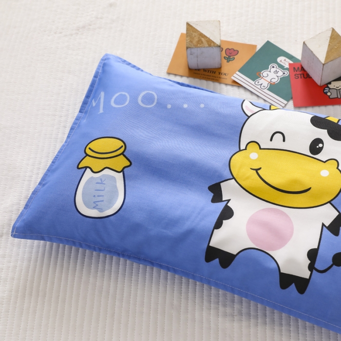 91家纺网 家纺一手货源 找家纺 吉咪兔家纺 2022新款13372纯棉卡通定位枕套 快乐牛牛