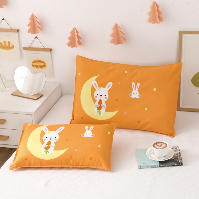 91家纺网 家纺一手货源 找家纺 吉咪兔家纺 2022新款13372纯棉卡通定位枕套 萝卜小兔