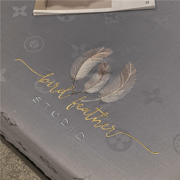 91家纺网 家纺一手货源 找家纺 品乐家纺 2023新款100支长绒棉提花刺绣单床笠 时尚灰