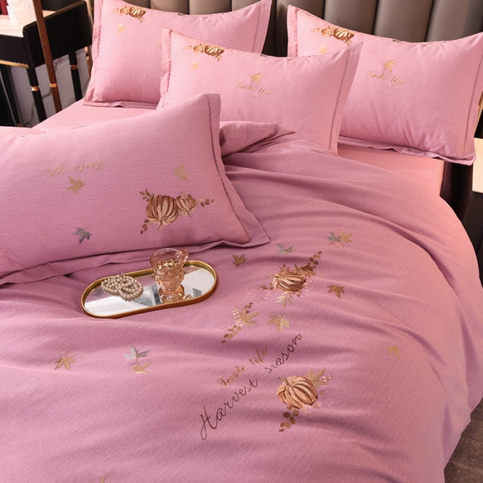 91家纺网 家纺一手货源 找家纺 百花王2021新款全棉绣花四件套 时尚粉色