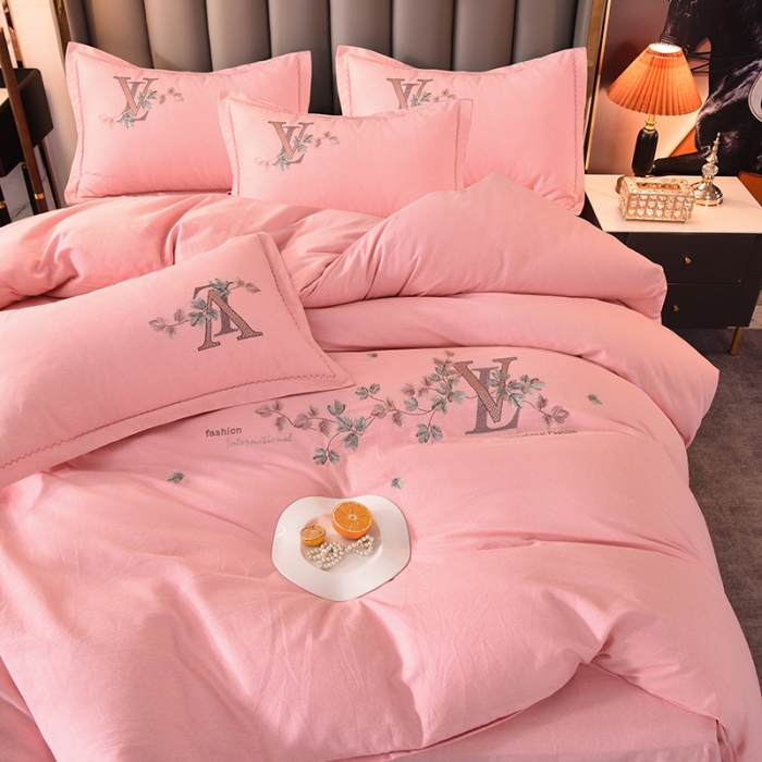 91家纺网 家纺一手货源 找家纺 百花王2021新款全棉绣花四件套 时尚浅玉色