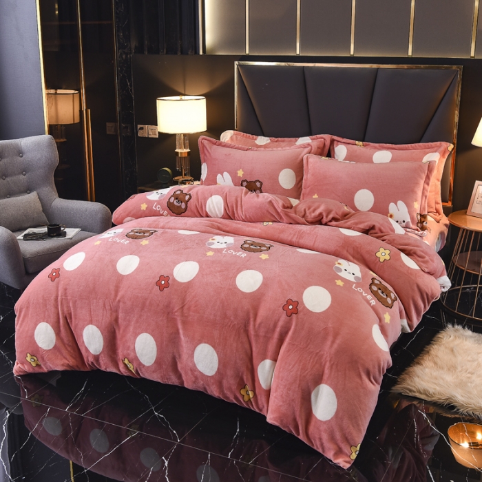 91家纺网 家纺一手货源 找家纺 锦罗绣 2021新款牛奶绒印花四件套 粉底小兔