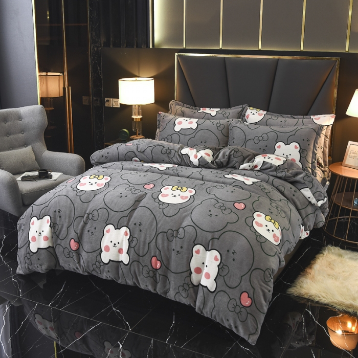 91家纺网 家纺一手货源 找家纺 锦罗绣 2021新款牛奶绒印花四件套 趴趴熊