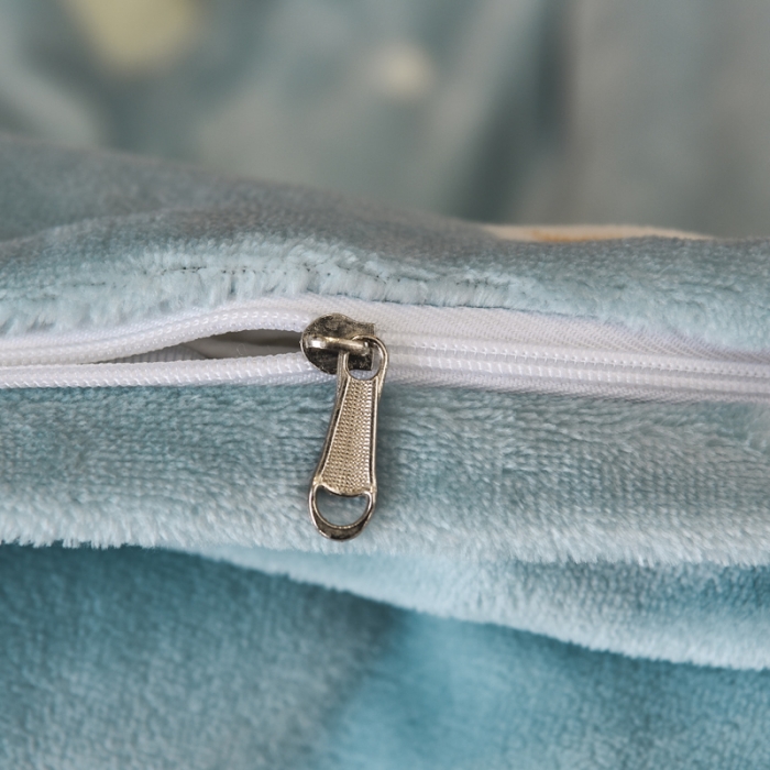 91家纺网 家纺一手货源 找家纺 锦罗绣 2021新款牛奶绒印花四件套 绒球