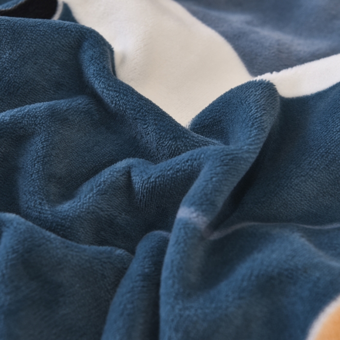 91家纺网 家纺一手货源 找家纺 锦罗绣 2021新款牛奶绒印花单品床单 奔腾鹿