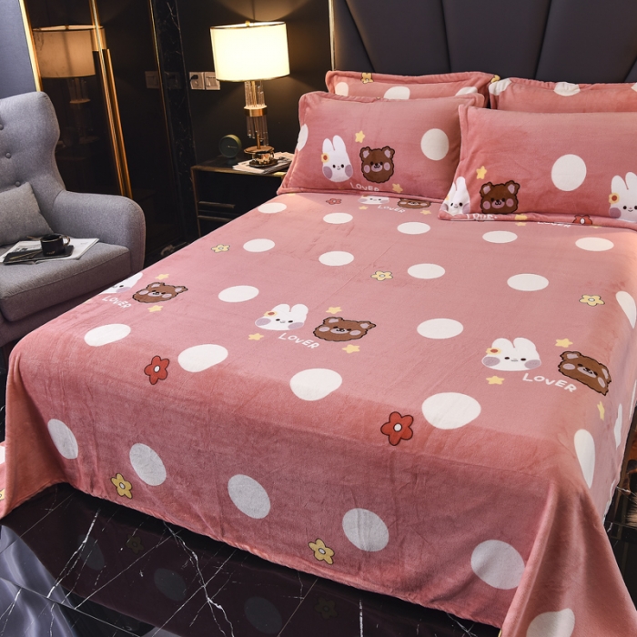 91家纺网 家纺一手货源 找家纺 锦罗绣 2021新款牛奶绒印花单品床单 粉底小兔