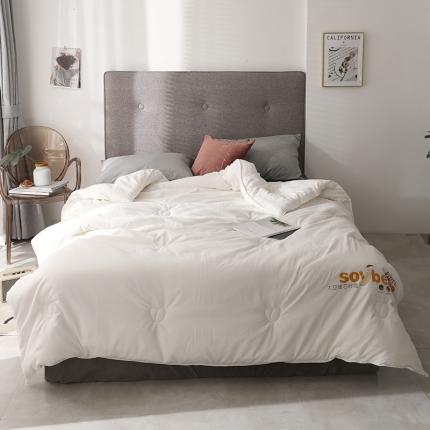 91家纺网 家纺一手货源 找家纺 巴宝路 2025秋冬新品大豆暖芯纤维被 白色