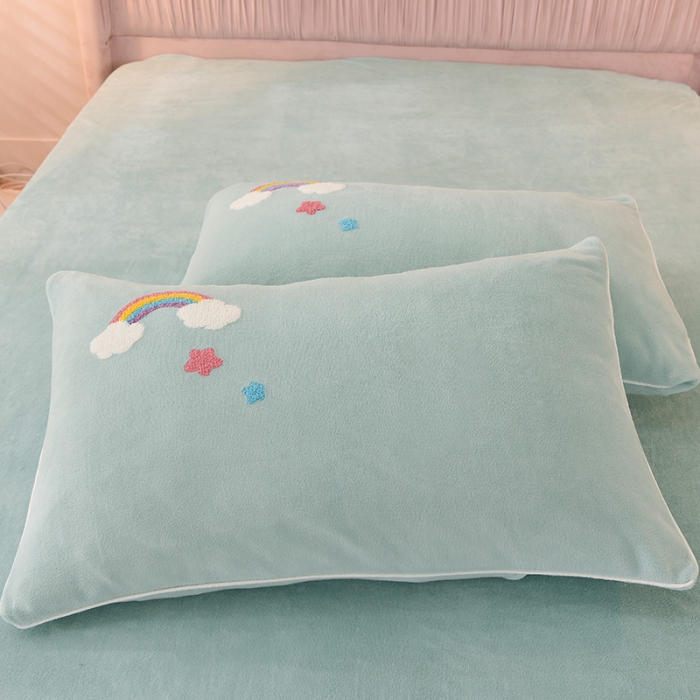 91家纺网 家纺一手货源 找家纺 包小包2023新款独角兽法莱绒牛奶绒三拼四件套冰湖蓝