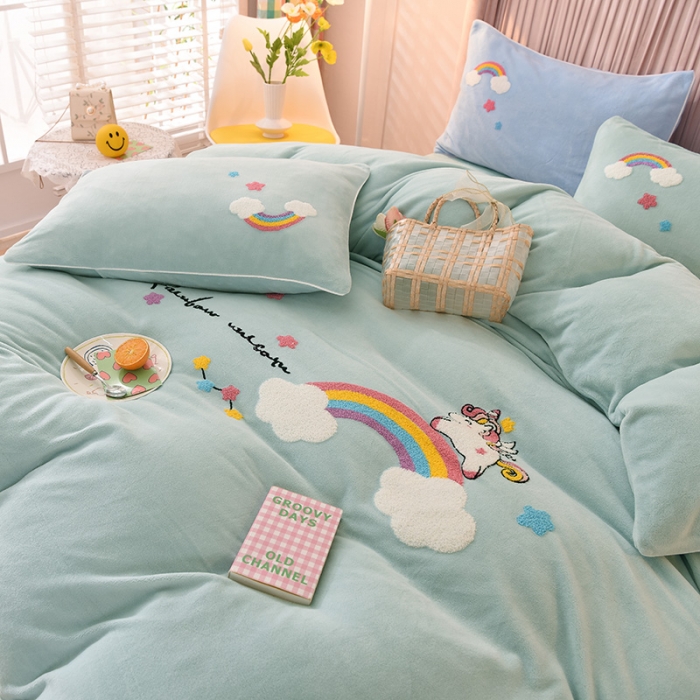 91家纺网 家纺一手货源 找家纺 包小包2023新款独角兽法莱绒牛奶绒三拼四件套冰湖蓝