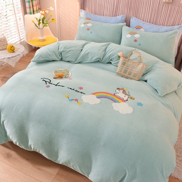 91家纺网 家纺一手货源 找家纺 包小包2023新款独角兽法莱绒牛奶绒三拼四件套冰湖蓝