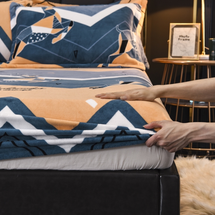 91家纺网 家纺一手货源 找家纺 锦罗绣 2021新款牛奶绒印花单品床笠奔腾鹿