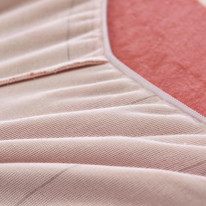 91家纺网 家纺一手货源 找家纺 锦罗绣 2021新款牛奶绒印花单品床笠粉底小兔