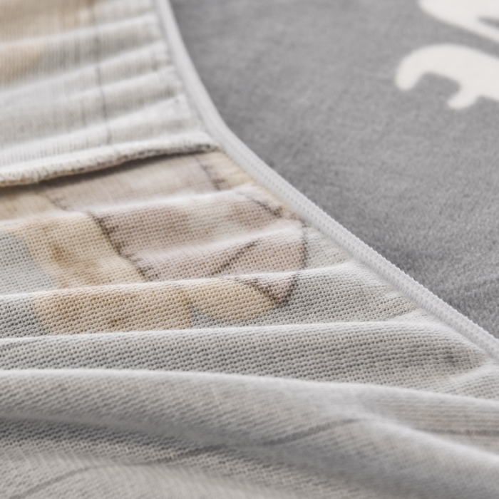 91家纺网 家纺一手货源 找家纺 锦罗绣 2021新款牛奶绒印花单品床笠灰底小熊