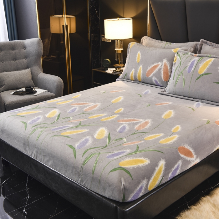 91家纺网 家纺一手货源 找家纺 锦罗绣 2021新款牛奶绒印花单品床笠狼尾草