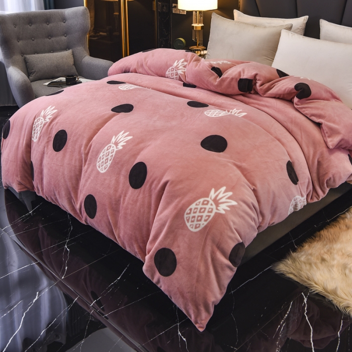 91家纺网 家纺一手货源 找家纺 锦罗绣 2021新款牛奶绒印花单品被套菠萝