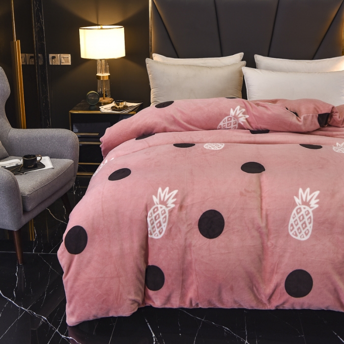 91家纺网 家纺一手货源 找家纺 锦罗绣 2021新款牛奶绒印花单品被套菠萝