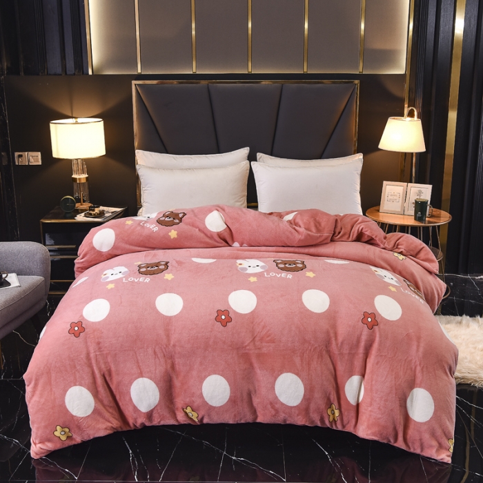 91家纺网 家纺一手货源 找家纺 锦罗绣 2021新款牛奶绒印花单品被套粉底小兔