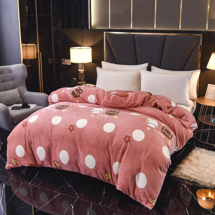 91家纺网 家纺一手货源 找家纺 锦罗绣 2021新款牛奶绒印花单品被套粉底小兔