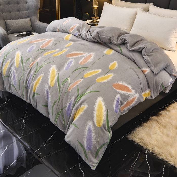 91家纺网 家纺一手货源 找家纺 锦罗绣 2021新款牛奶绒印花单品被套狼尾草