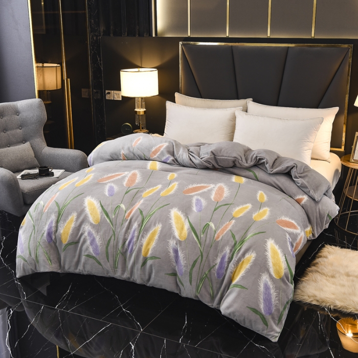 91家纺网 家纺一手货源 找家纺 锦罗绣 2021新款牛奶绒印花单品被套狼尾草