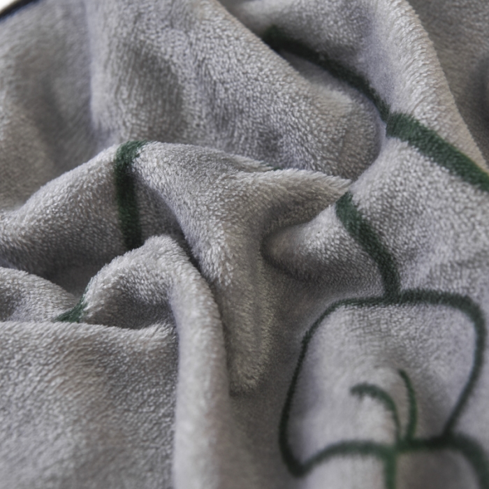 91家纺网 家纺一手货源 找家纺 锦罗绣 2021新款牛奶绒印花单品被套趴趴熊