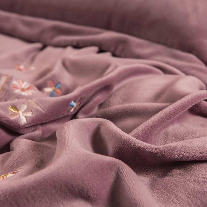 91家纺网 家纺一手货源 找家纺 总绒博士新款秋冬220g法莱水晶魔法四件套-倾城之恋