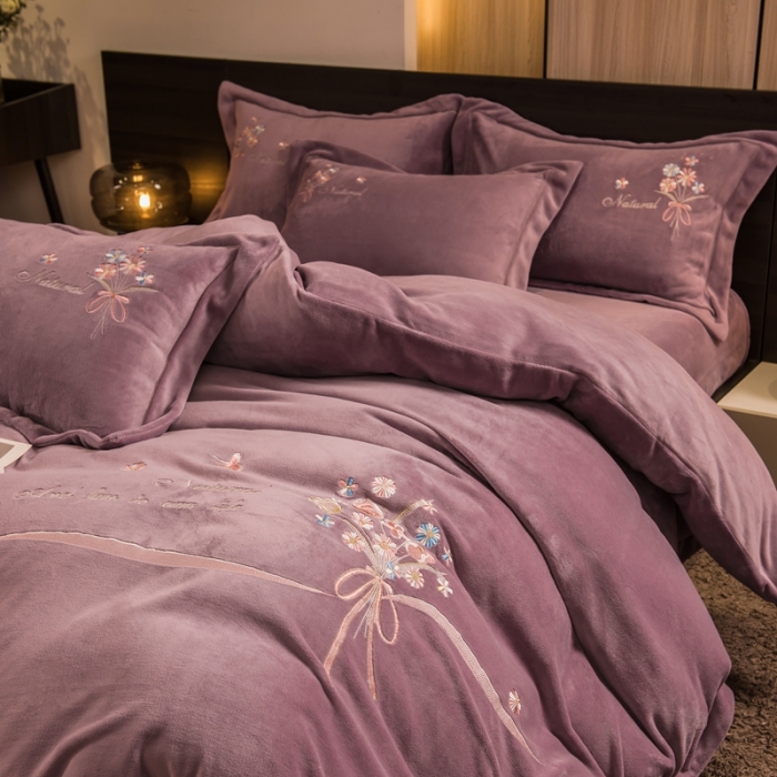 91家纺网 家纺一手货源 找家纺 绒博士 220g法莱牛奶水晶金貂魔法四件套-倾城之恋 香芋紫