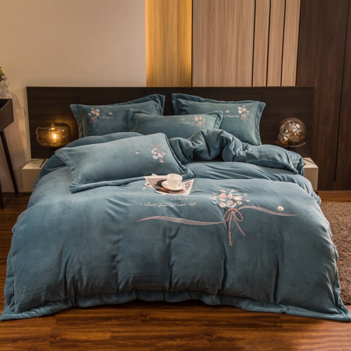 91家纺网 家纺一手货源 找家纺 绒博士 220g法莱牛奶水晶金貂魔法四件套-倾城之恋 青兰绿