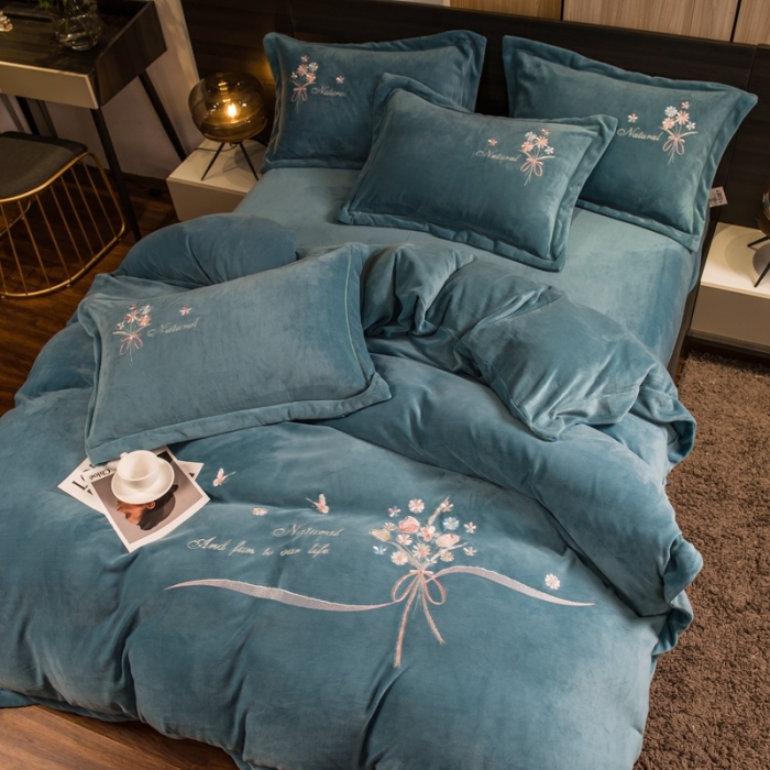 91家纺网 家纺一手货源 找家纺 绒博士 220g法莱牛奶水晶金貂魔法四件套-倾城之恋 青兰绿