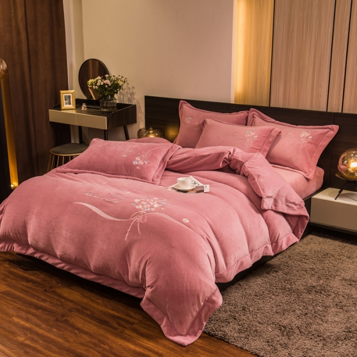 91家纺网 家纺一手货源 找家纺 220g博士法莱牛奶水晶金貂宝宝贝贝魔法四件套倾城之恋豆沙