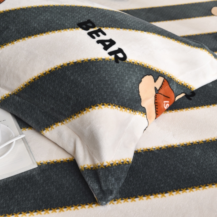 91家纺网 家纺一手货源 找家纺 锦罗绣 2021新款牛奶绒印花单品枕套一对熊宝宝