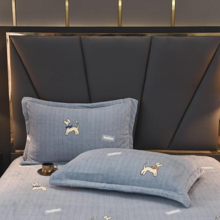 91家纺网 家纺一手货源 找家纺 锦罗绣 2021新款牛奶绒印花单品枕套一对史努比