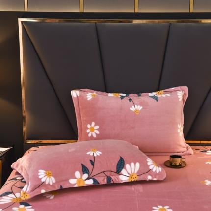 91家纺网 家纺一手货源 找家纺 锦罗绣 2021新款牛奶绒印花单品枕套一对竖底小花