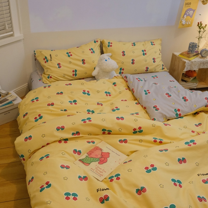 91家纺网 家纺一手货源 找家纺 绫韵 2021新款13070全棉四件套初夏物语草莓乖乖